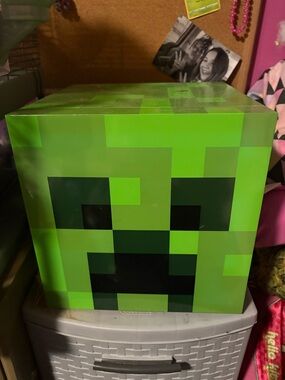 Minecraft Creeper mini fridge